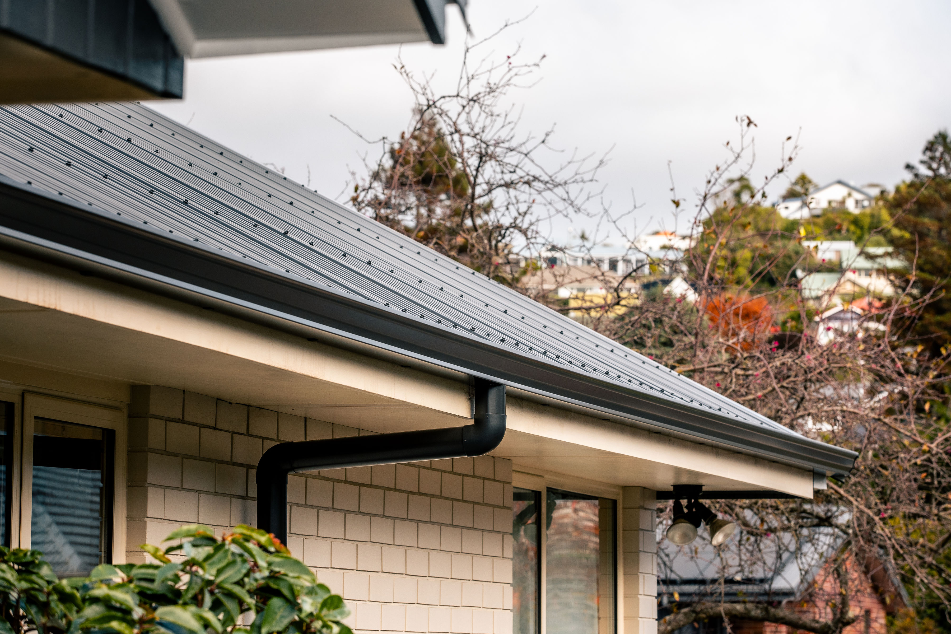 Continuous spouting running the full length of a roofline
